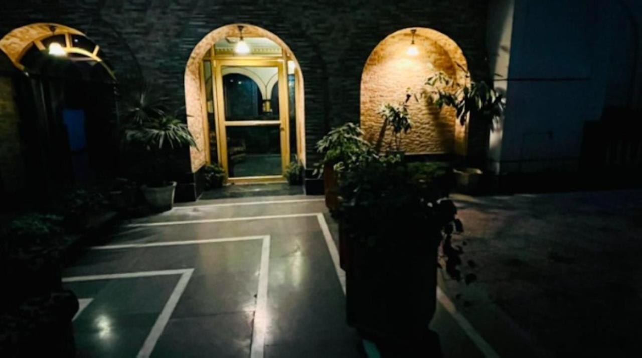 Hotel International Srīnagar Exterior foto